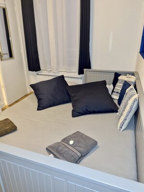 1 chambre, fer et planche à repasser, lit parapluie, Wi-Fi gratuit