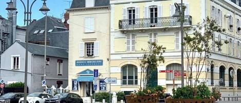 Extérieur