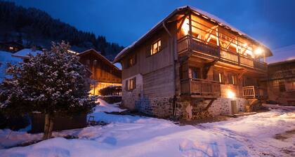 Alpine Chalet with Hot tub and Sauna sleeps up to 14, all en suite