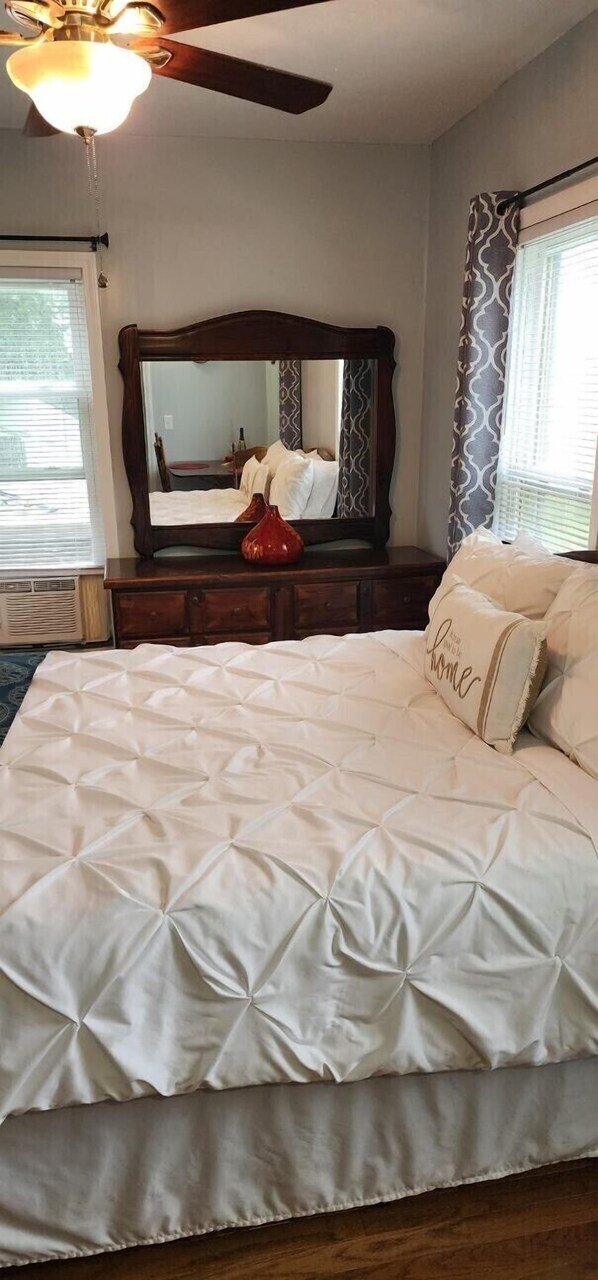 1 室のベッドルーム、アイロン / アイロン台、WiFi、ベッドシーツ