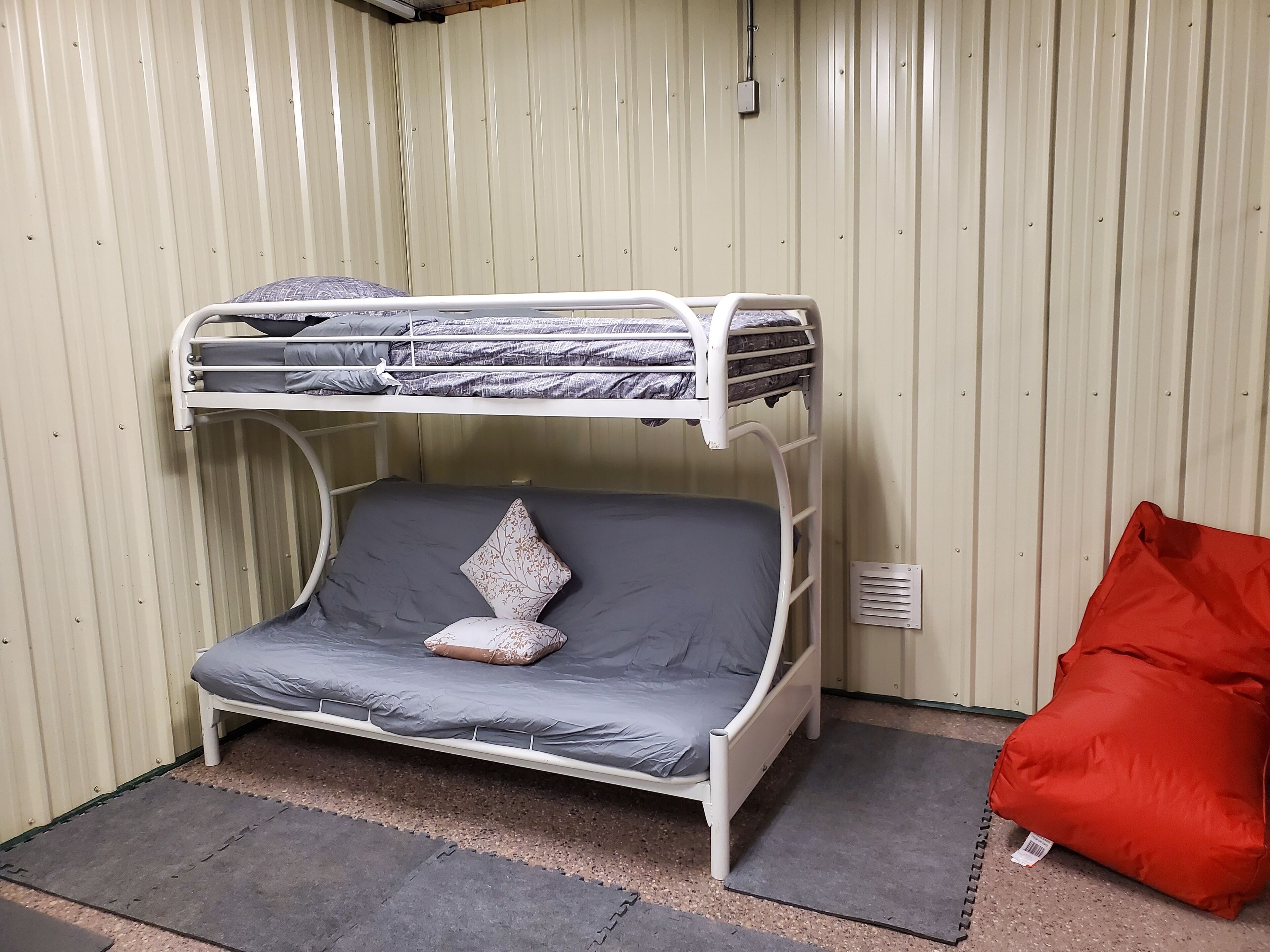 Riverside Retreat - Secluded exotic villa in the Rocky mountains