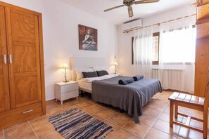 4 habitaciones, tabla de planchar con plancha y wifi gratis 