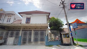 Exterior - Omah Eraai Homestay (Jogja)