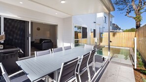 Outdoor dining - 11 Ann Street, Coolum Beach (Coolum Beach)