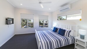 4 bedrooms, desk, iron/ironing board, WiFi - 11 Ann Street, Coolum Beach (Coolum Beach)