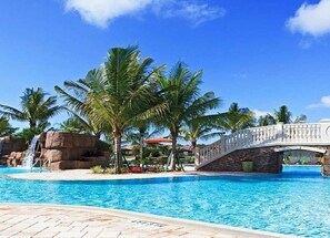 حمّام سباحة خارجي، حمّام سباحة مُدفَّأ