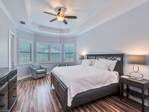 4 عدّة غرف نوم وواي فاي وملاءات أسرّة