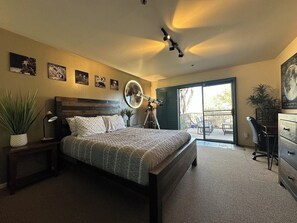 1 bedroom, iron/ironing board, WiFi, bed sheets - Lunar Outpost Suite @ Starr Pass Resort (Tucson)