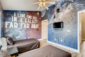 3 bedrooms, desk, travel cot, free WiFi