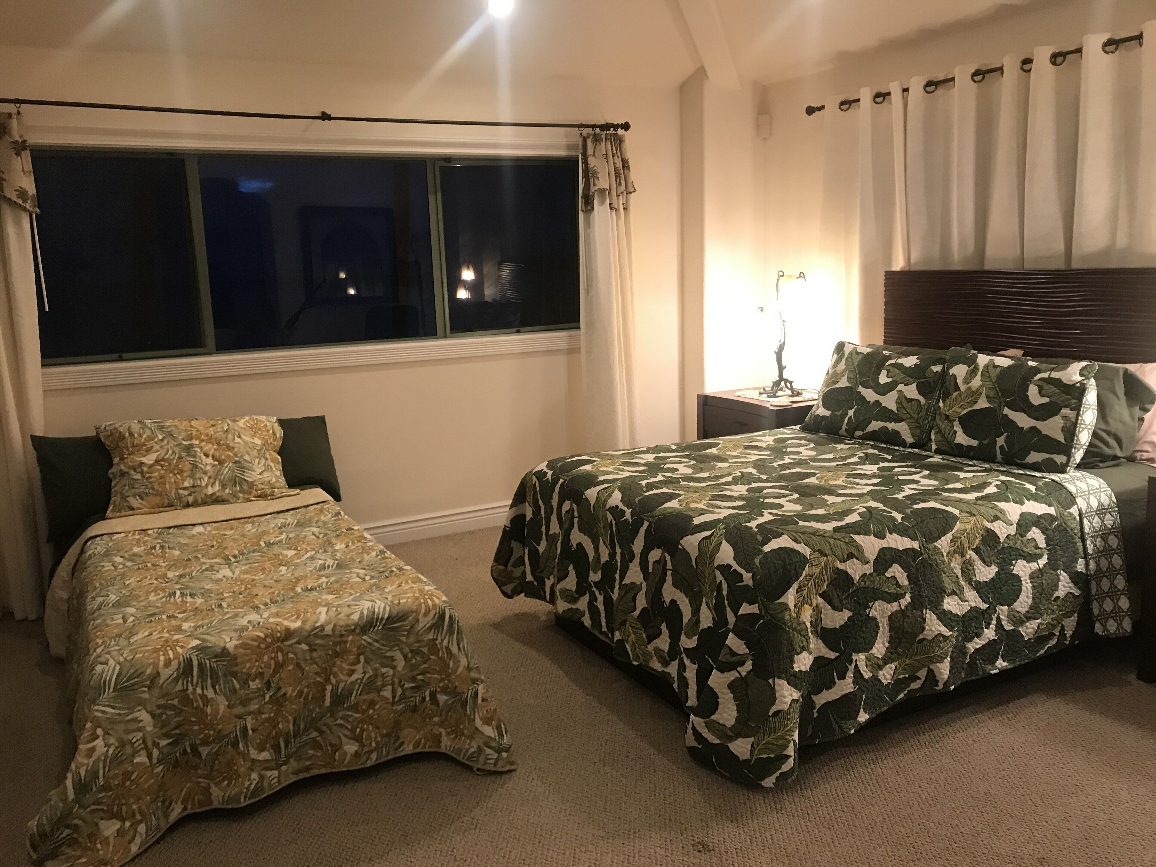 2 slaapkamers, een strijkplank/strijkijzer, gratis wifi, beddengoed