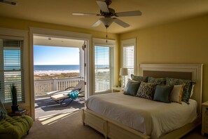 5 bedrooms, desk, iron/ironing board, travel cot - Breathtaking Pointe West Beachfront Luxurious Home with Elevator (Galveston)