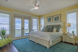 5 bedrooms, desk, iron/ironing board, travel crib