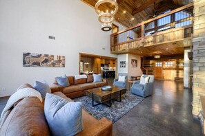 Smart-TV, Kamin, Tischtennisplatte