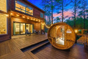 Terrace/patio - Hilltop Luxury Cabin | Sauna + Epic Outdoor Living (Broken Bow)