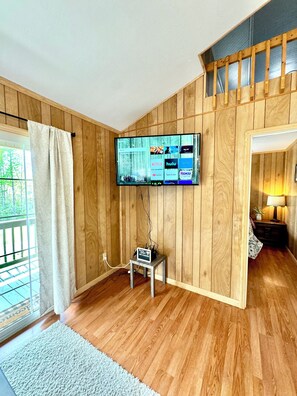 1 bedroom, WiFi, bed sheets - Walking Distance to Lake James: Private Resort Amenities  (Marion)