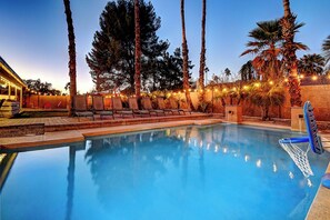 室外游泳池，恒温泳池