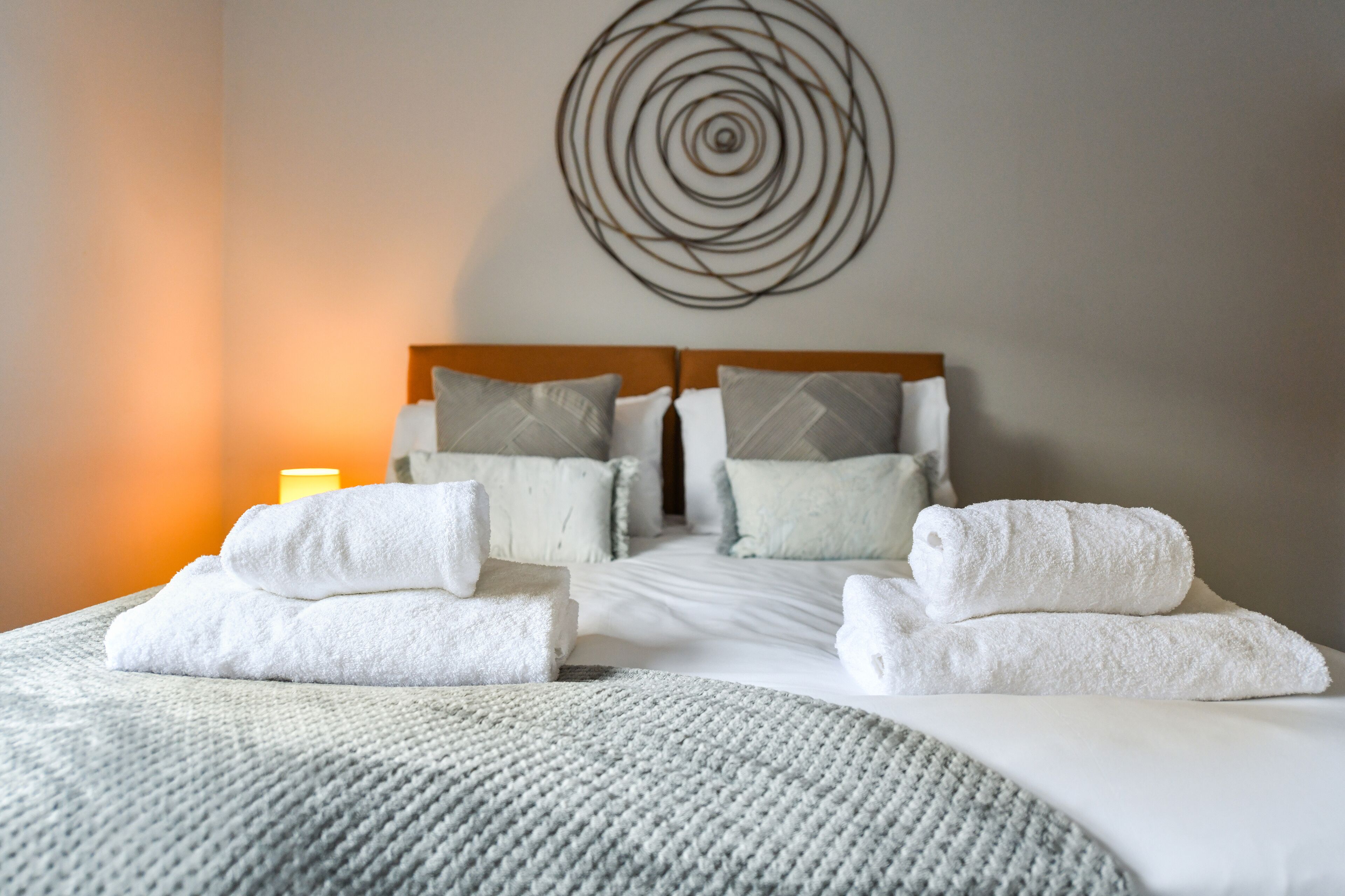 4 habitaciones, tabla de planchar con plancha y wifi gratis 