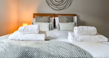 Long Eaton Modern 4bed House