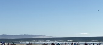 Beach Condo w/ Balcony - Walk to Pismo Beach & Downtown