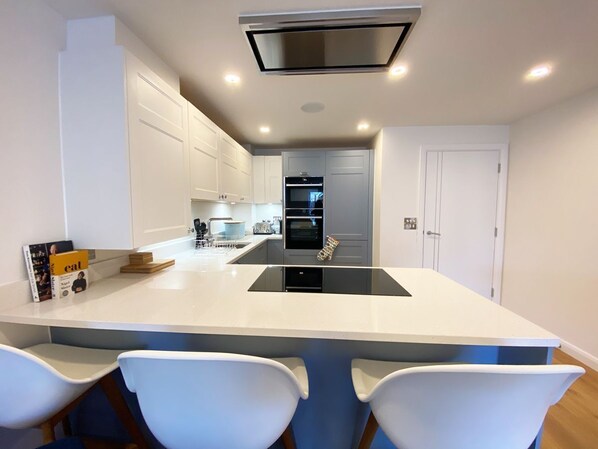 Fridge, microwave, dishwasher
