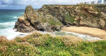 Watergate View 2 is a 2 bed brand new coastal apartment in Porth