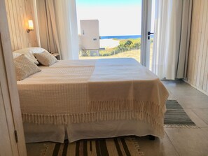1 bedroom, iron/ironing board, WiFi, bed sheets - LAS MARINAS BEACH HOUSE - Beachfront Houses (Punta Rubia)
