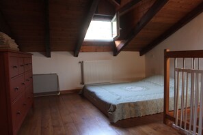 3 Schlafzimmer, Bügeleisen/Bügelbrett, Reisekinderbett, WLAN