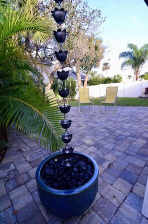 Terrace/patio - TOP RATED! Buddha's Bungalow, near Flagler & Beach (New Smyrna Beach)
