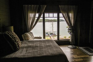 4 slaapkamers, een strijkplank/strijkijzer, wifi, beddengoed