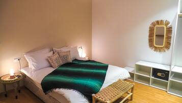 5 slaapkamers, een strijkplank/strijkijzer, wifi, beddengoed