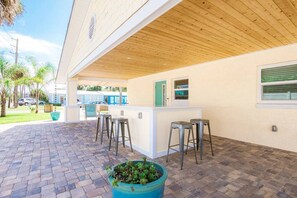 Terrace/patio - TOP RATED! Namaste Here steps to Flagler & Beach (New Smyrna Beach)