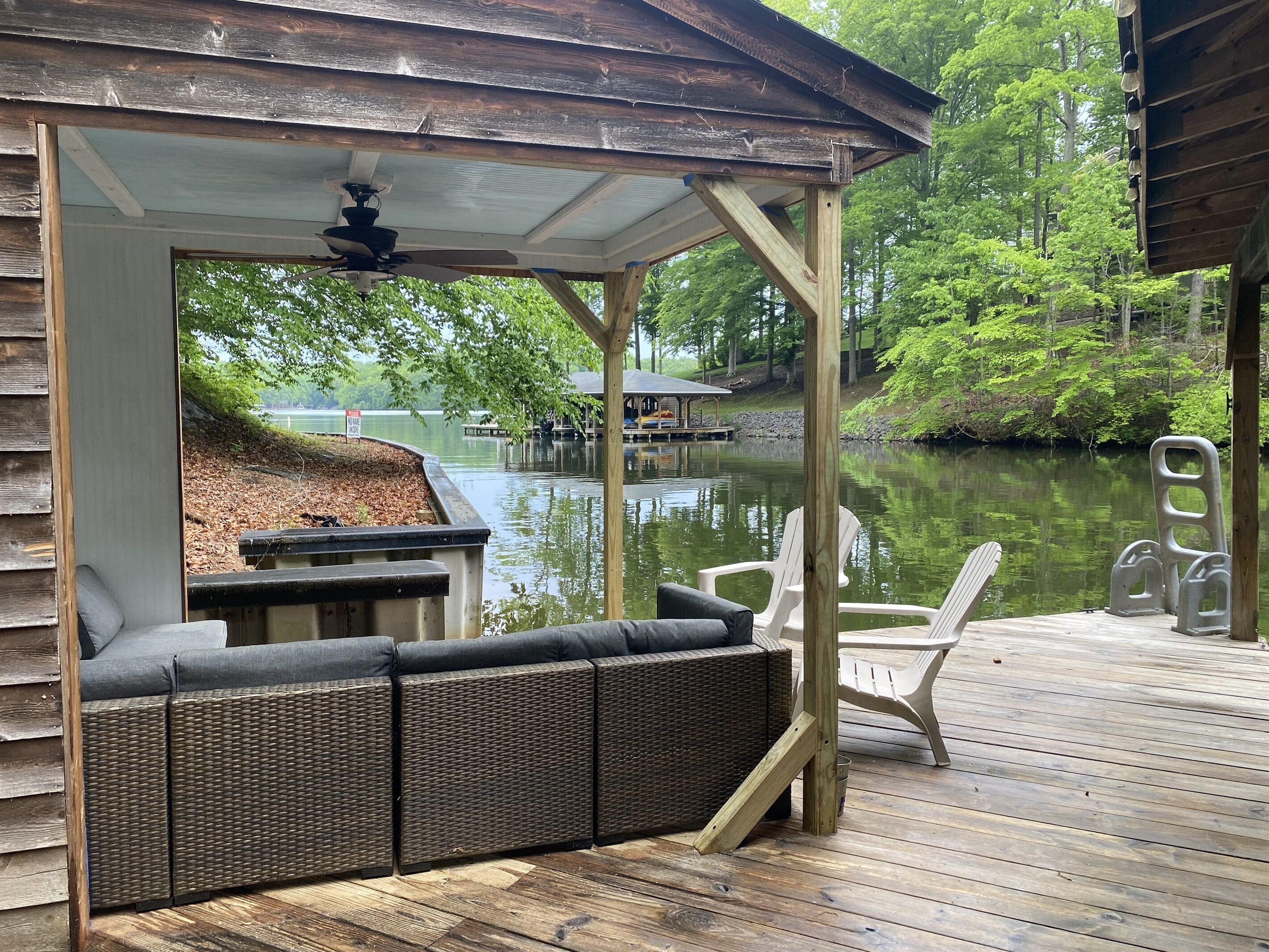 2 Primary ensuite bedrooms! Water front, dog-friendly