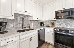 Fridge, microwave, oven, stovetop - Maui Parkshore 414, Beautiful Remodel, Center Cut Top Floor, Amazing Ocean Views (Kihei)