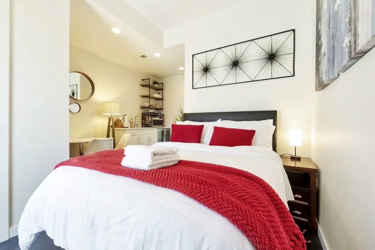 Luxe Private Studio Minutes from Downtown Denver! (CDC Safe)