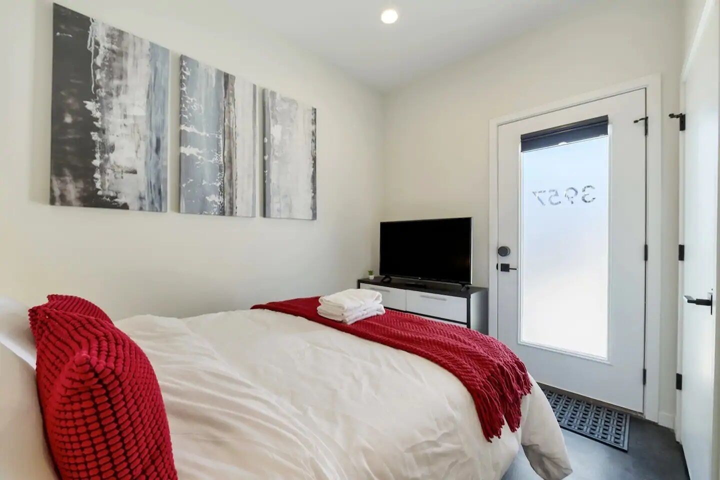 Luxe Private Studio Minutes from Downtown Denver! (CDC Safe)