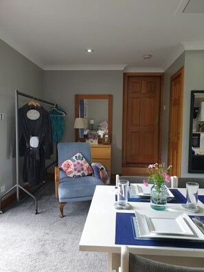 Dining - Beautiful studio in Central Scotland, Armadale, Bathgate (Armadale)
