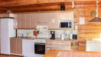 Geladeira, micro-ondas, lava-louças, torradeira