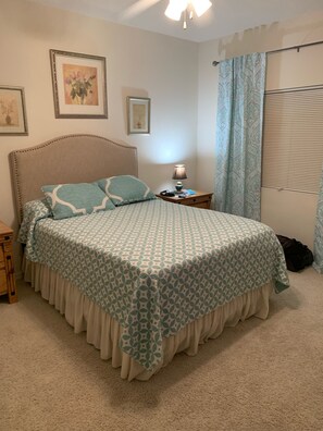 2 habitaciones, tabla de planchar con plancha, cuna de viaje y wifi 