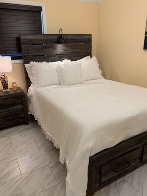 2 bedrooms, desk, iron/ironing board, free WiFi