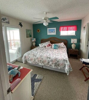 3 bedrooms, desk, iron/ironing board, free WiFi - AWESOME VIEW... On Private Gulf of Mexico Beach... Majestic Views  🐢🌴🌞 (Alligator Point)