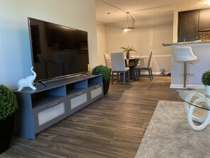 Interior - Genesis 2BR/2BA near Truist Park  (Atlanta)