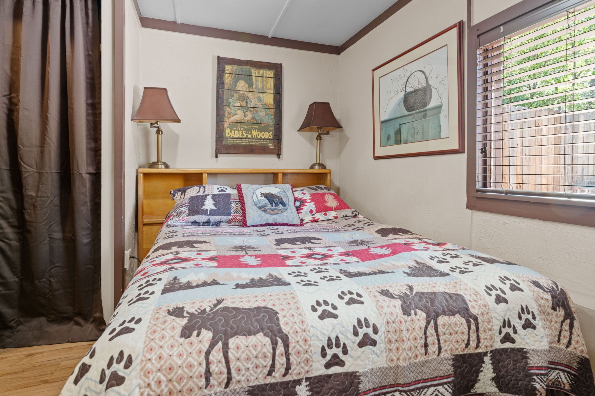 Red Fox Sudio Pet Friendly Convenient Location