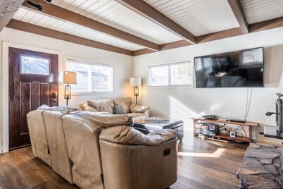 Hidden Meadow Cabin-June Lake, CA