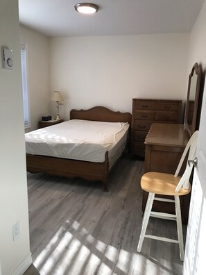 4 bedrooms, desk, free WiFi, bed sheets