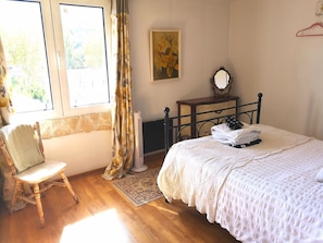 2 bedrooms, iron/ironing board, travel crib, free WiFi