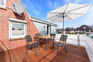 Unclassified image, 5 of 33, button