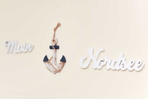 Unclassified image, 4 of 33, button