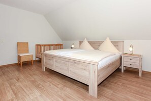 2 bedrooms, WiFi, bed sheets