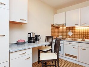 Fridge, oven