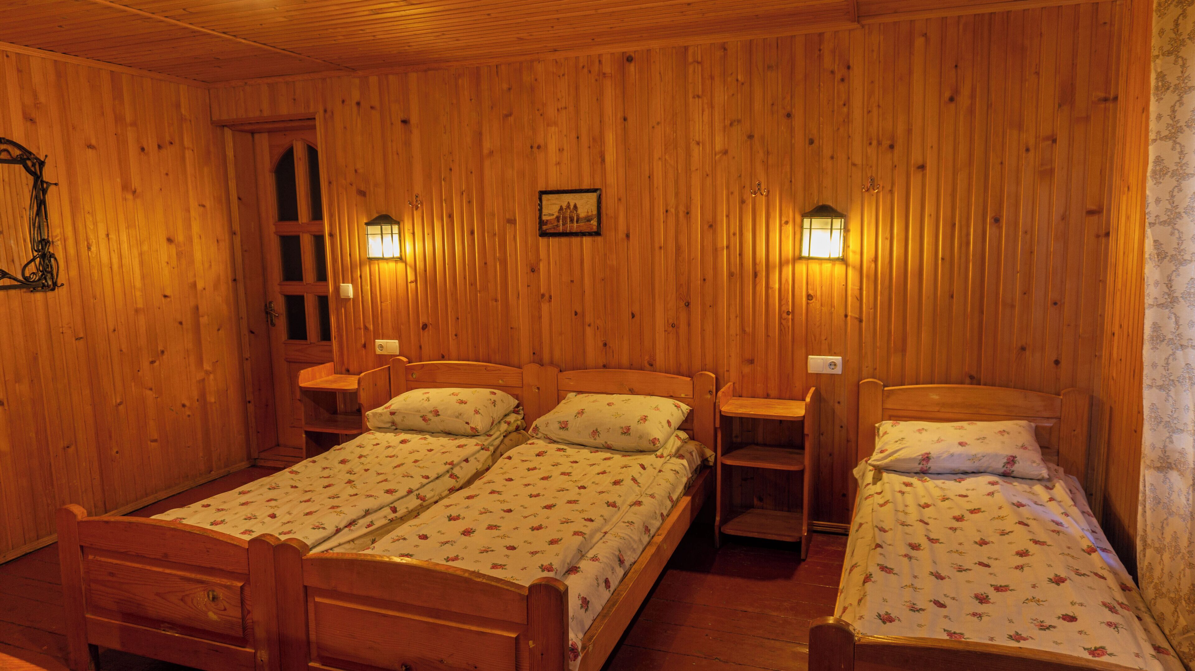 9 chambres, coffre-fort, fer et planche à repasser
